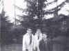 842BrosInFrontYard.jpg (78110 bytes)